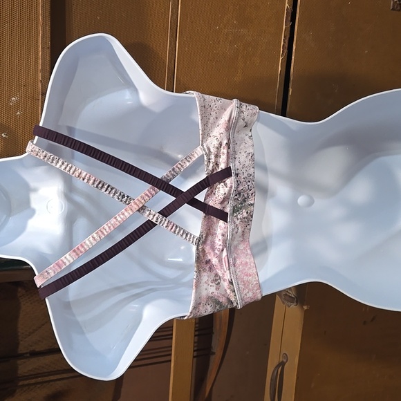 LULULEMON ENERGY BRA SUGAR CRUSH SIZE 8.    #7017 - Picture 7 of 10